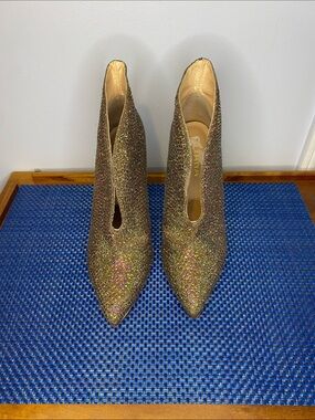 NWOT Liliana Gisele boots, iridescent, sz. 9